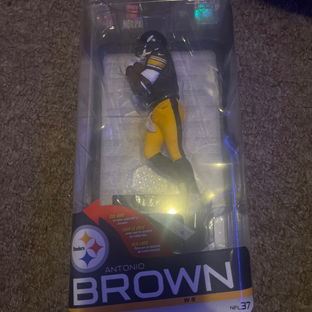 McFarlane Antonio Brown series 37 gold level (black)